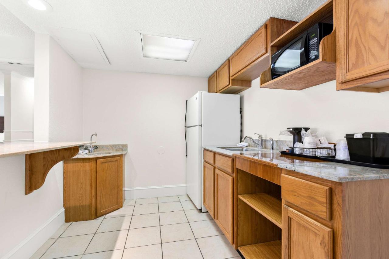 One-Bedroom King Suite with Sofa Bed at Best Western Downtown Casper Hotel