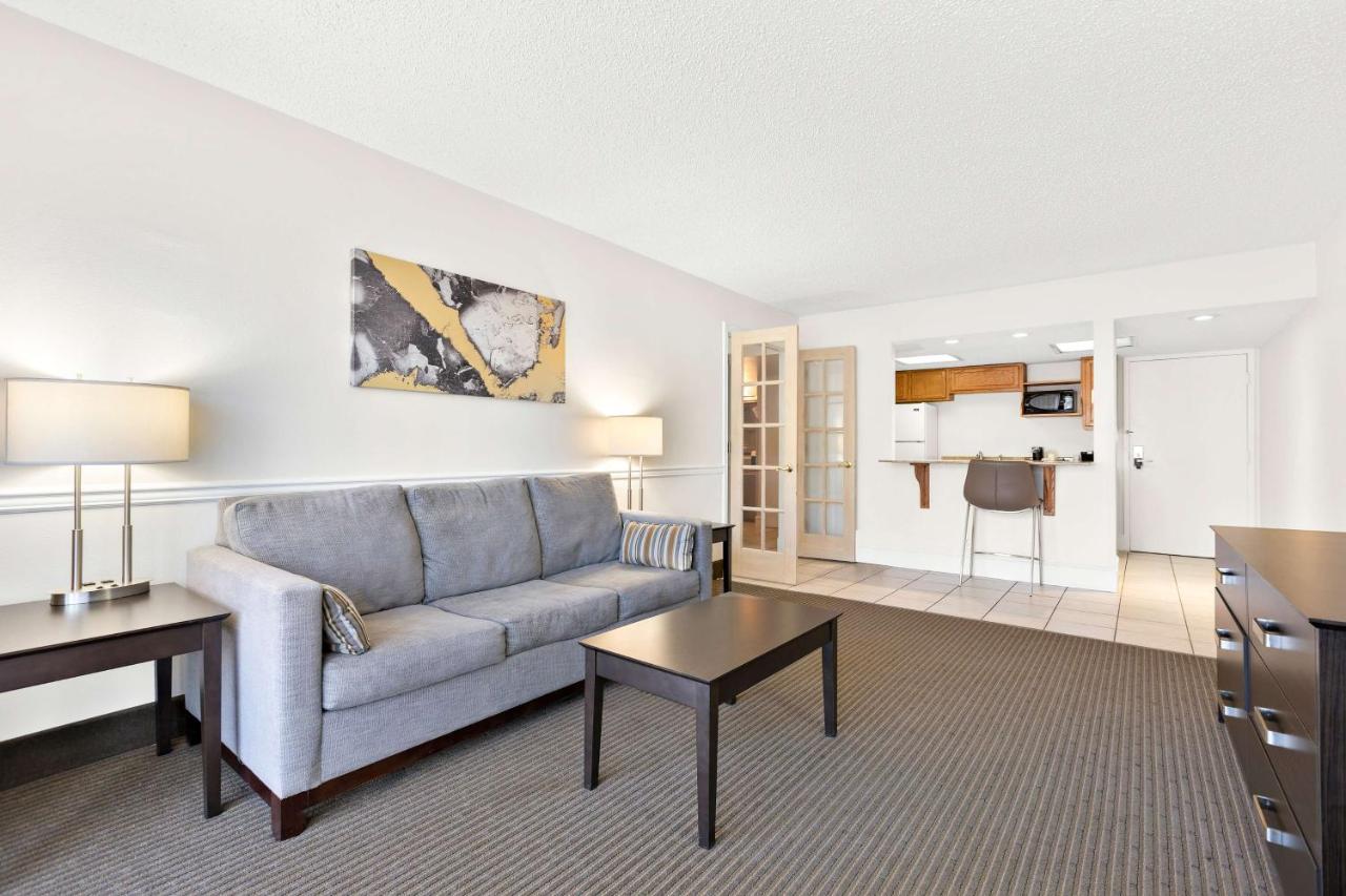 One-Bedroom King Suite with Sofa Bed at Best Western Downtown Casper Hotel