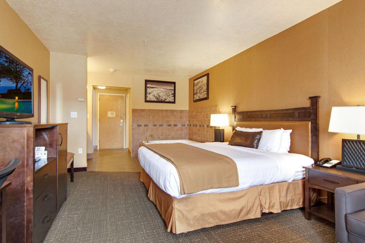 Deluxe King Room - Non-Smoking at Best Western Plus Ruby's Inn