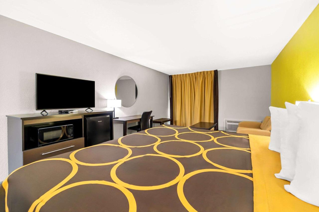 King Room - Non-Smoking at Super 8 by Wyndham Paragould