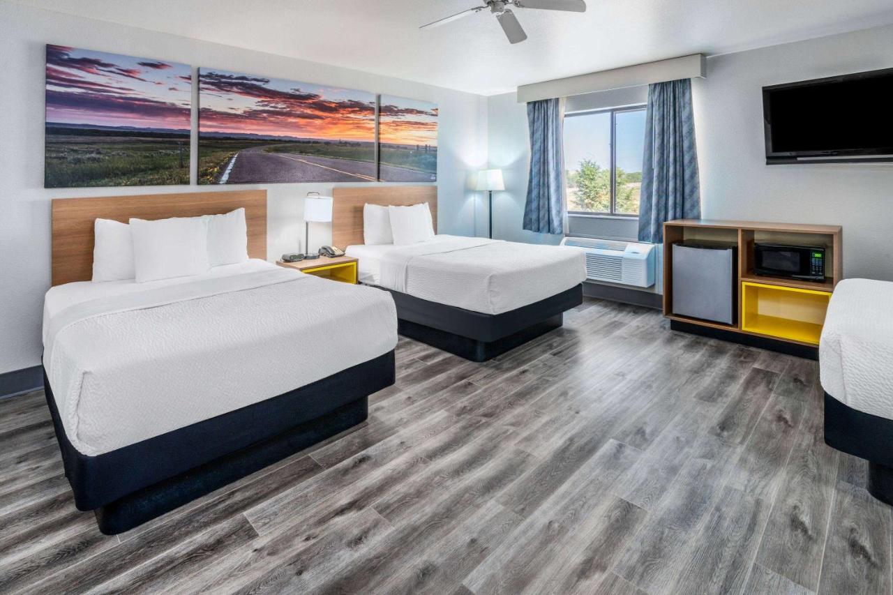 Superior Queen Suite - Non-Smoking at Days Inn by Wyndham Lamar