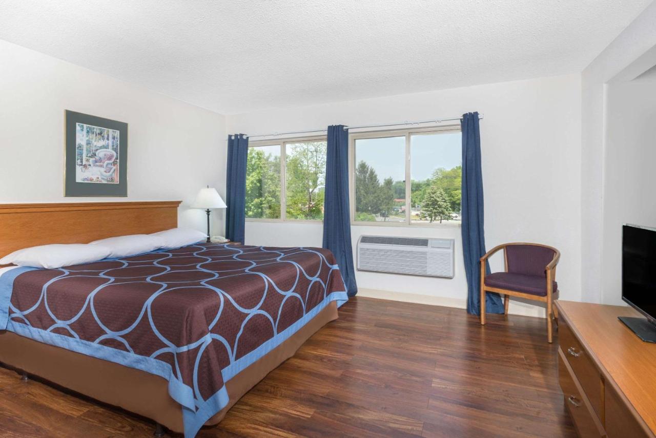  | Super 8 by Wyndham Kingston