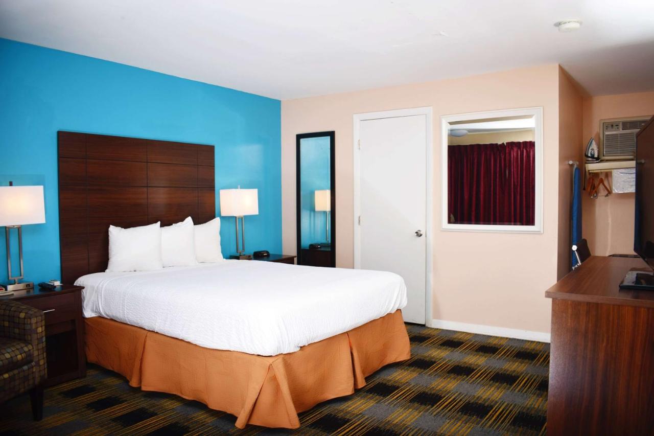 | Days Inn by Wyndham Middletown/Newport Area