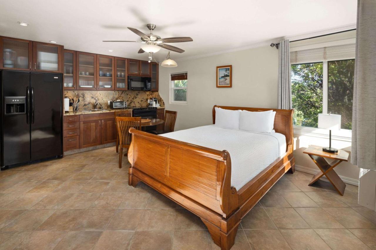 | Days Inn by Wyndham Maui Oceanfront