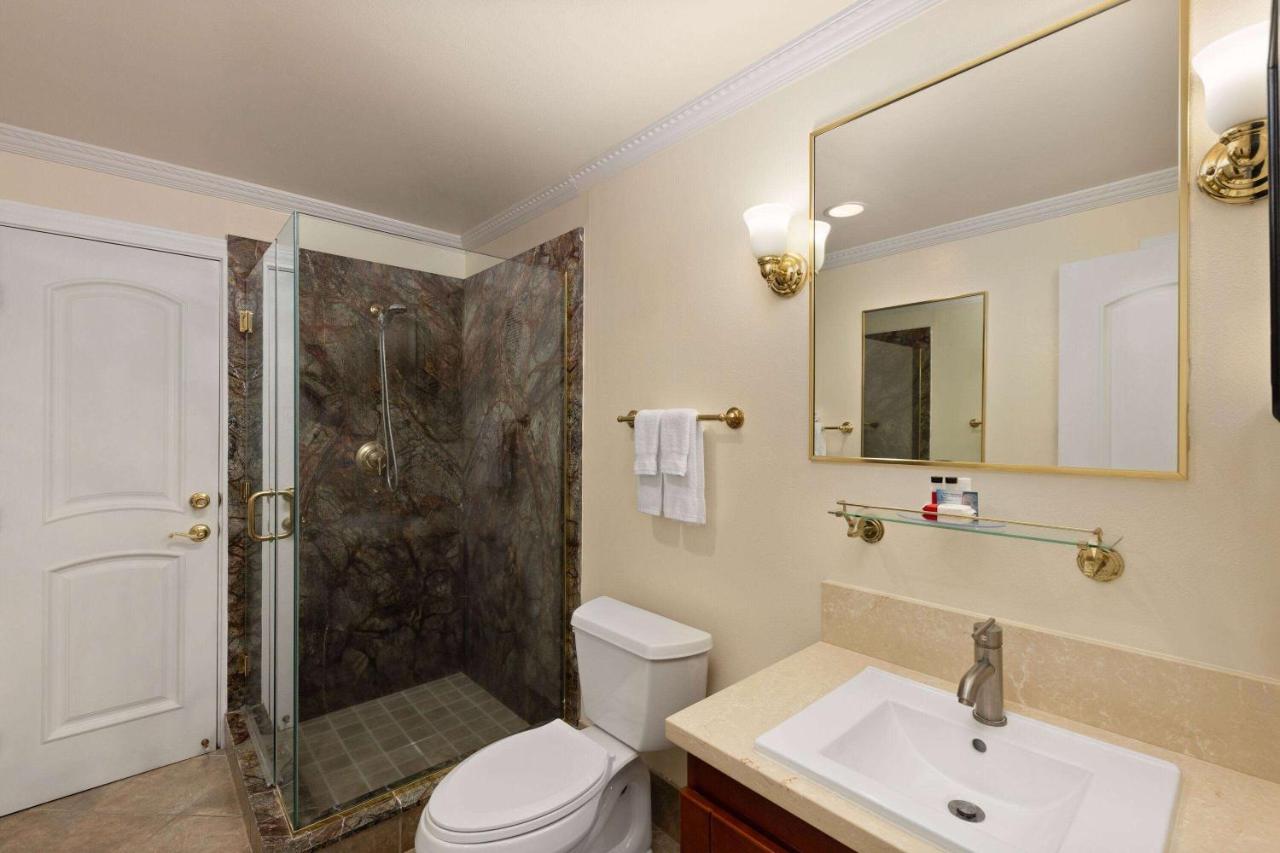 | Days Inn by Wyndham Maui Oceanfront