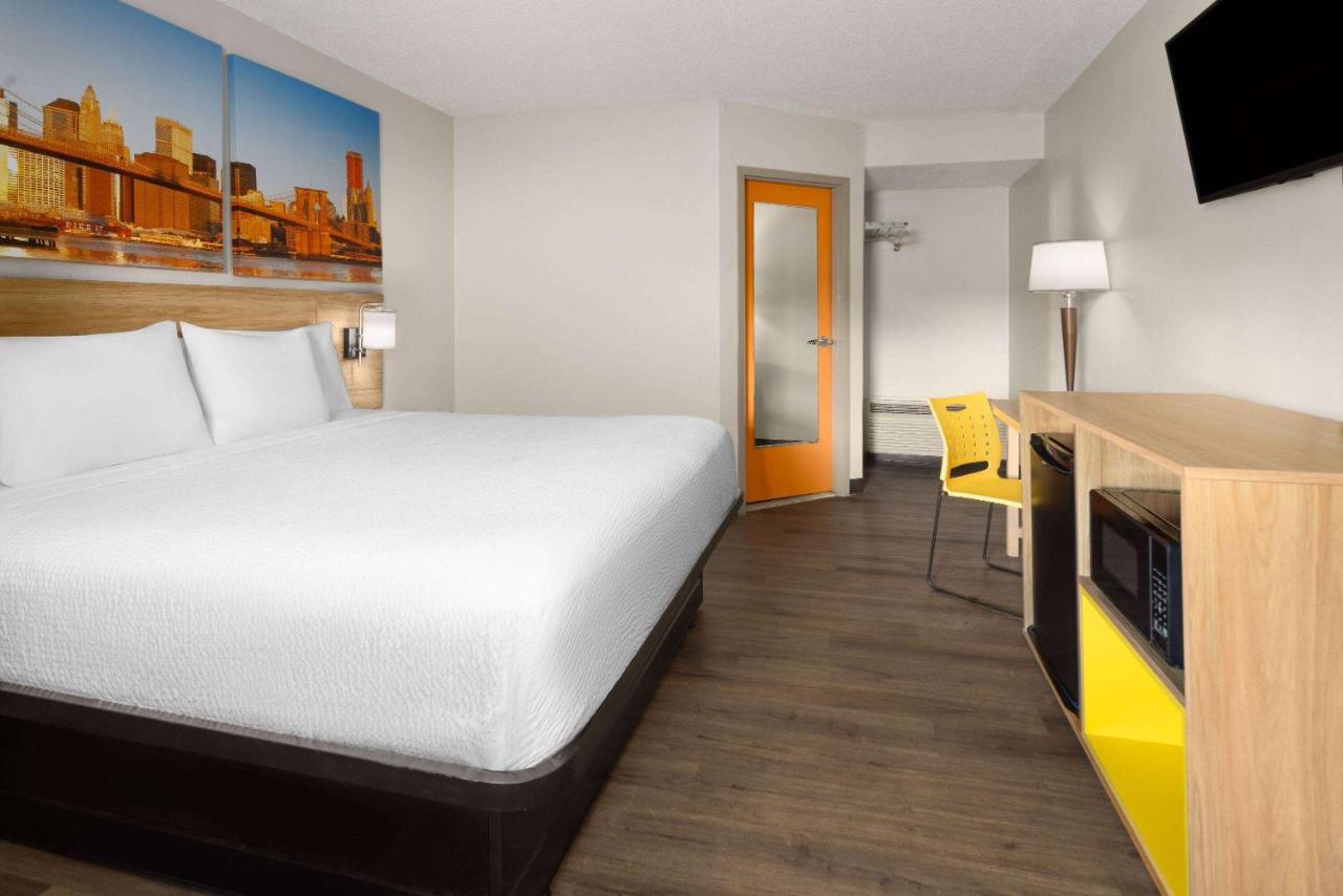 King Room - Non-Smoking at Days Inn & Suites by Wyndham Albany