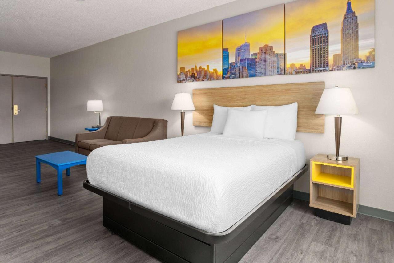 Superior King Suite - Non-Smoking at Days Inn & Suites by Wyndham Albany
