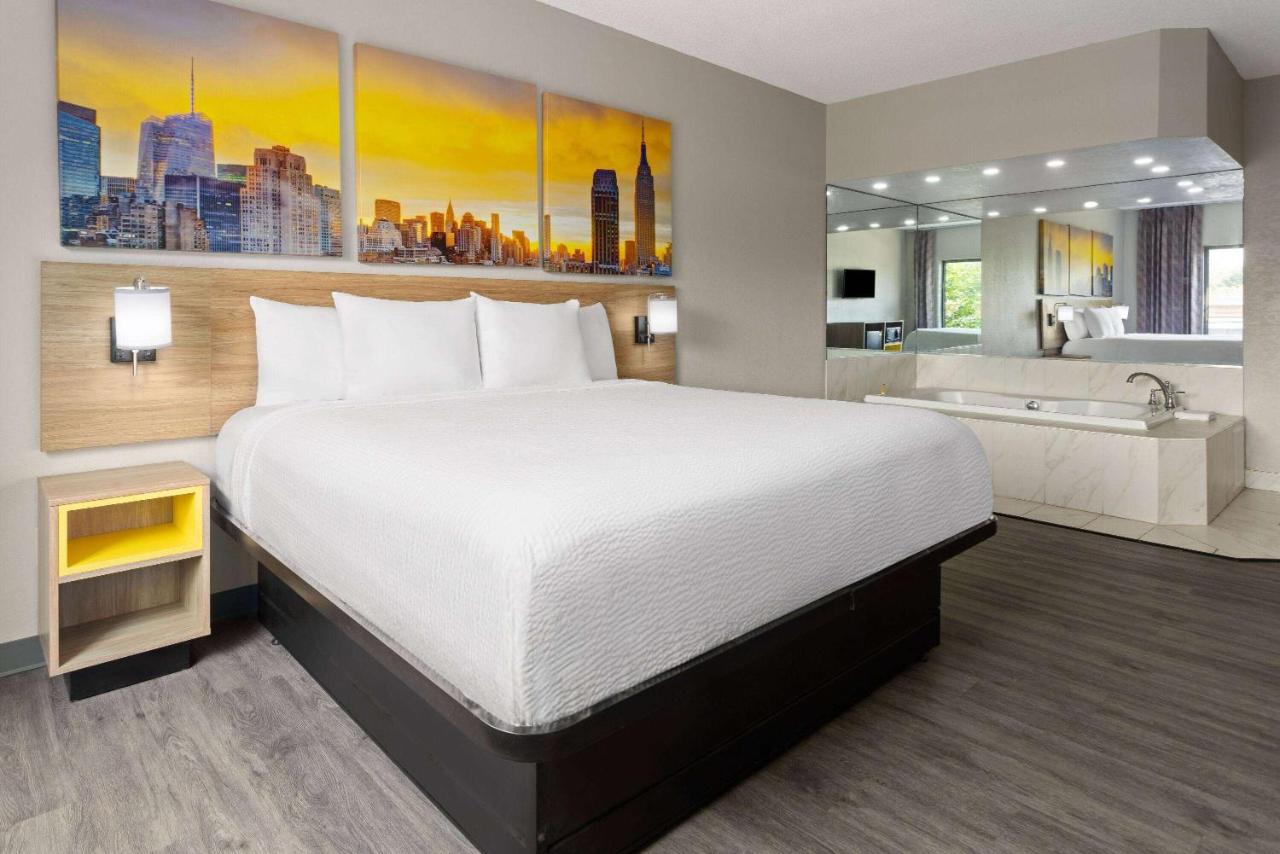Superior King Suite - Non-Smoking at Days Inn & Suites by Wyndham Albany