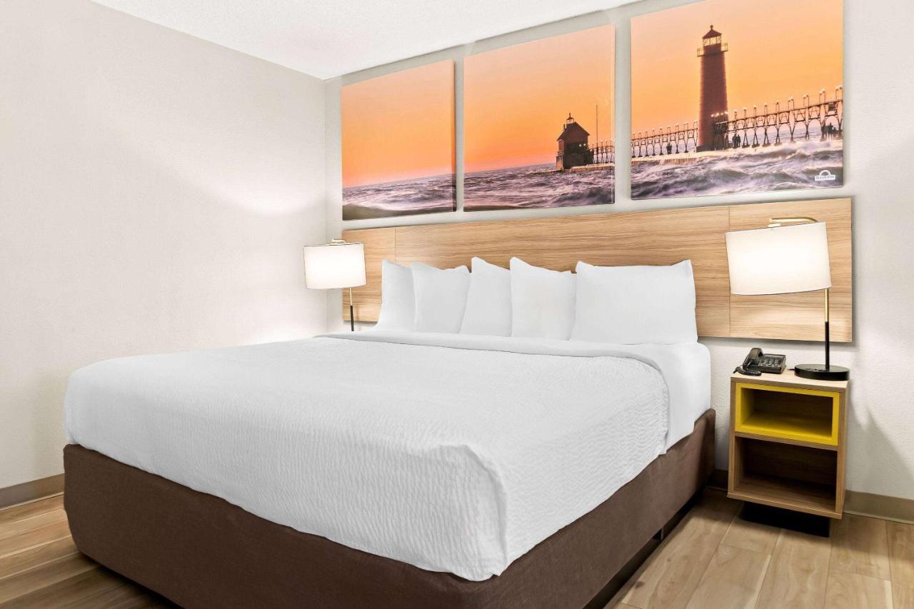 One-Bedroom King Suite - Non-Smoking at Days Inn & Suites by Wyndham Warren