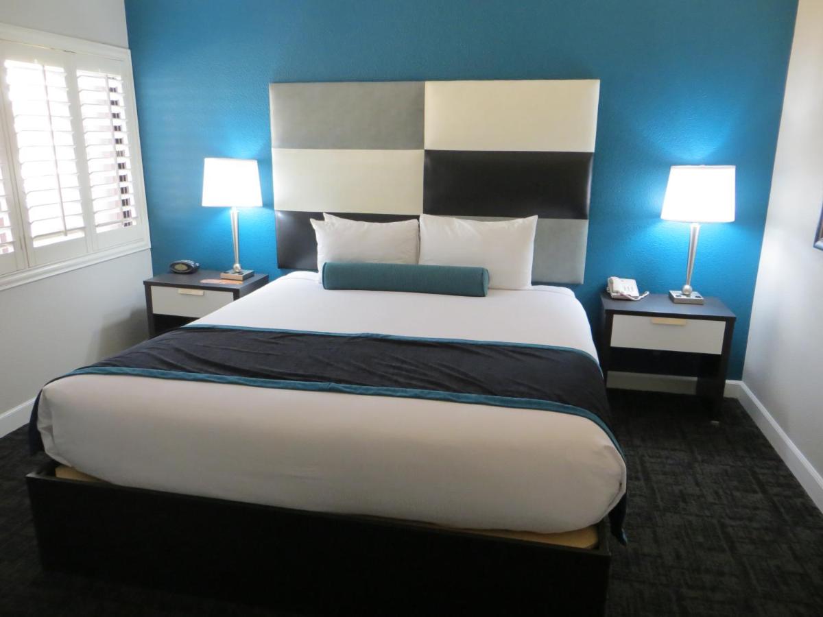 Deluxe King Suite (No Resort Fees + Free Parking) at Best Western Plus Casino Royale - Center Strip