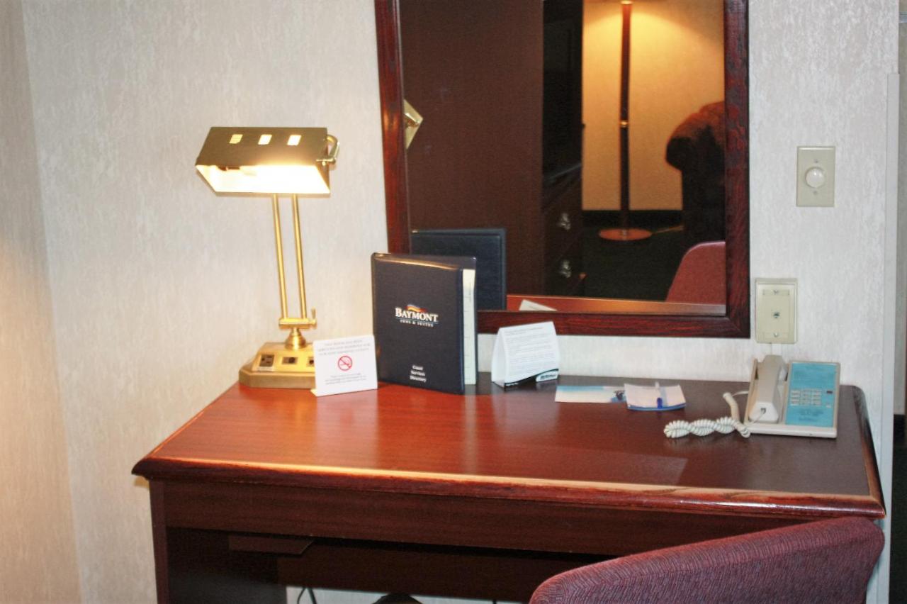 King Suite- Non-Smoking at Baymont by Wyndham Jonesboro