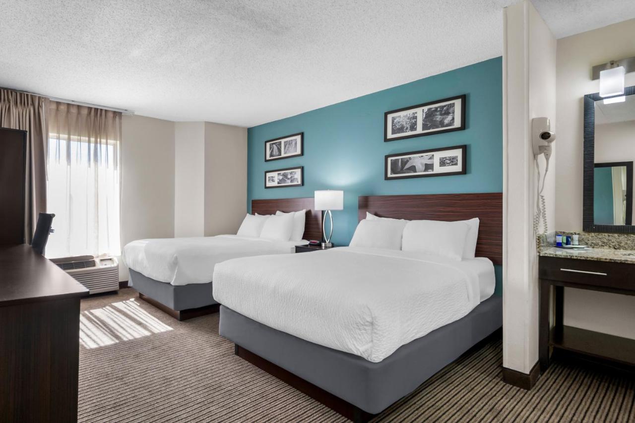 Double Room with Two Double Beds - Non-Smoking at Sleep Inn Springfield West