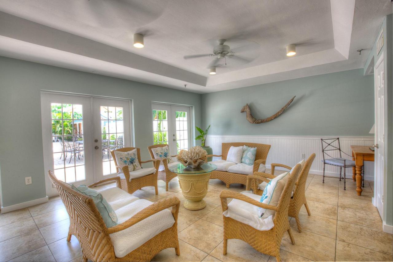 | Naples Garden Inn