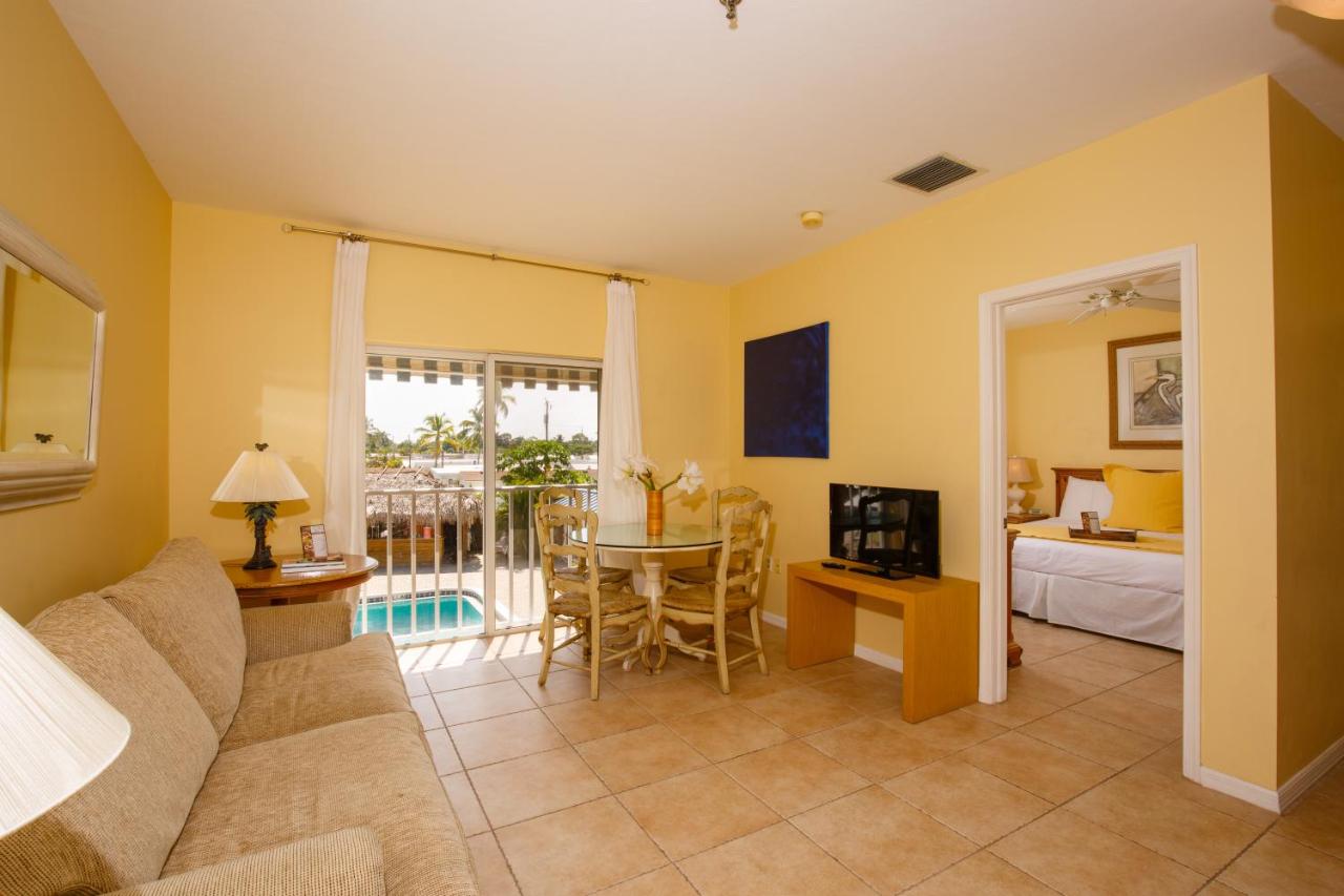 | Naples Garden Inn