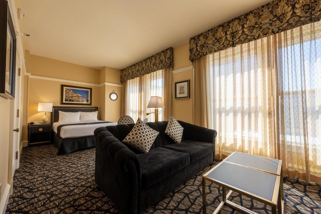 | Gaslamp Plaza Suites