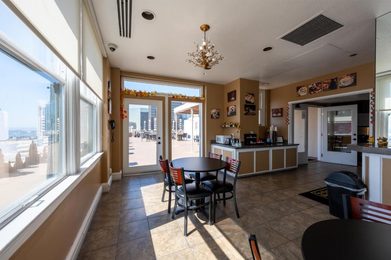 | Gaslamp Plaza Suites