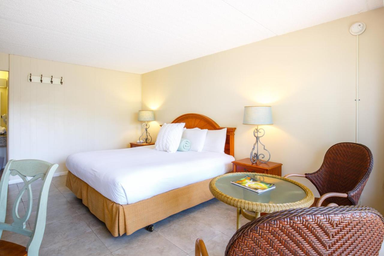 Room #23759431 at Naples Garden Inn
