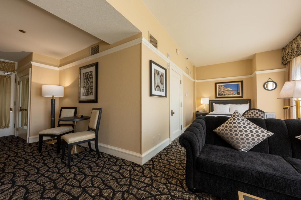 Junior Suite at Gaslamp Plaza Suites