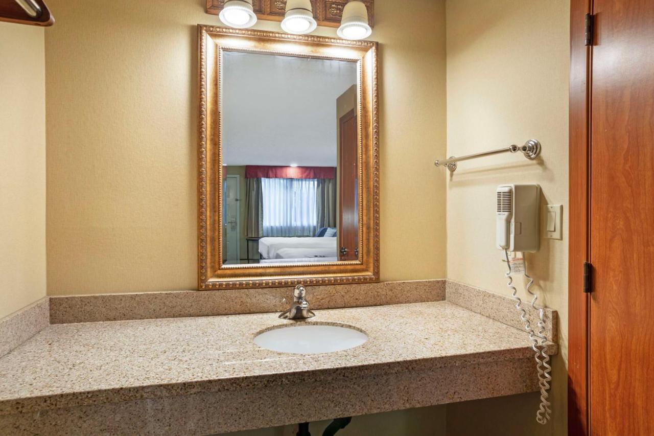 Best Western Shadow Inn
