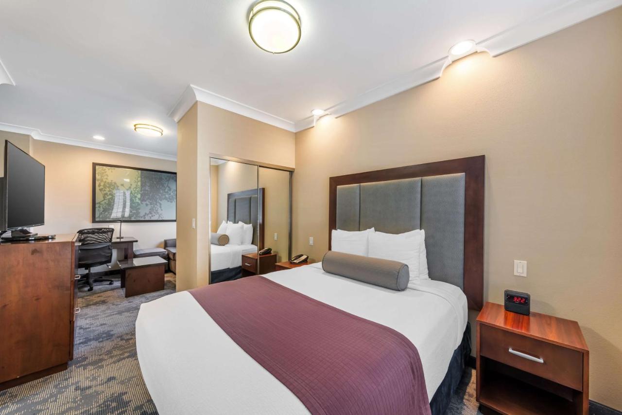 | Best Western Plus Avita Suites