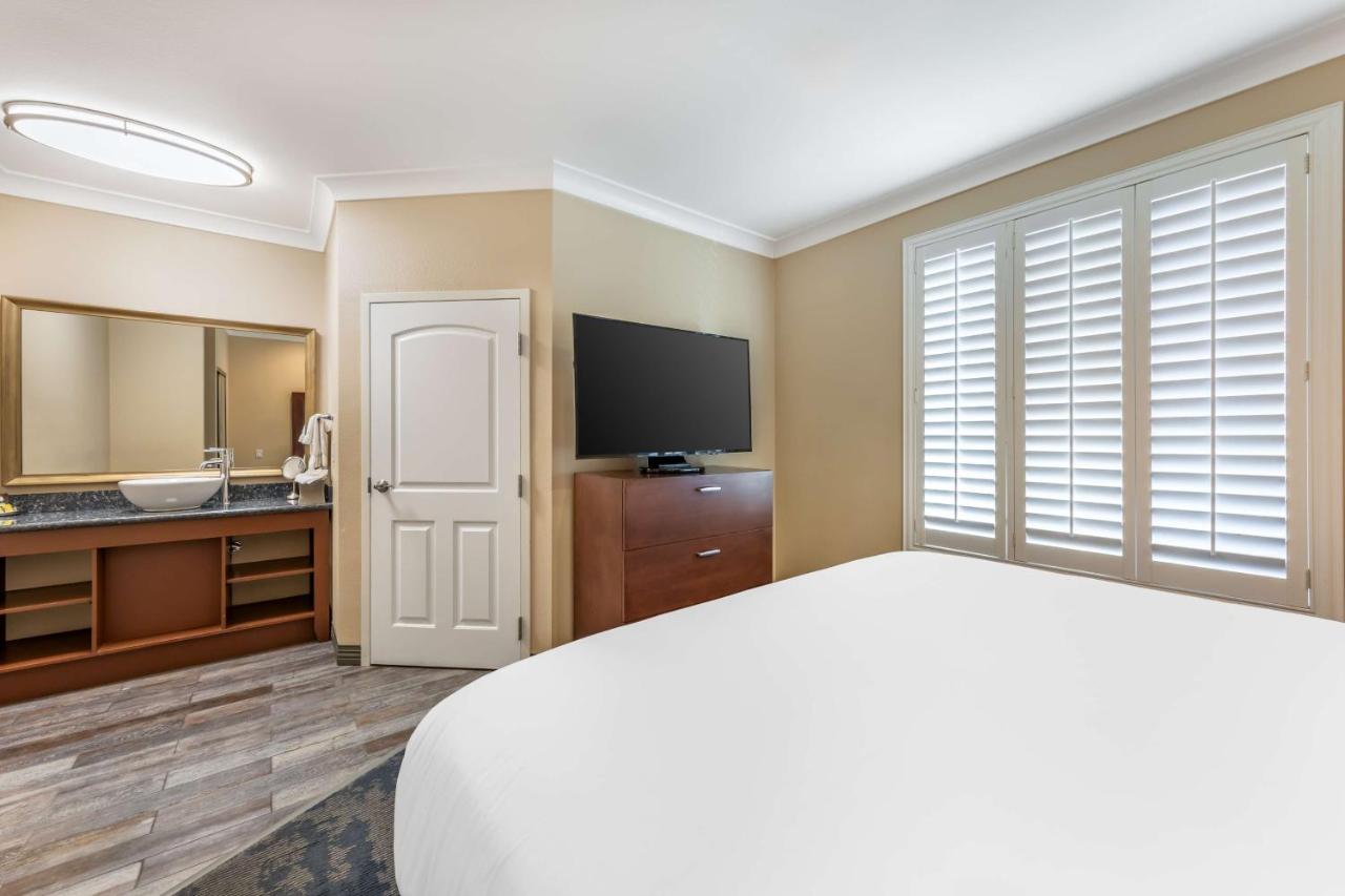 King Suite with Sofa Bed at Best Western Plus Avita Suites