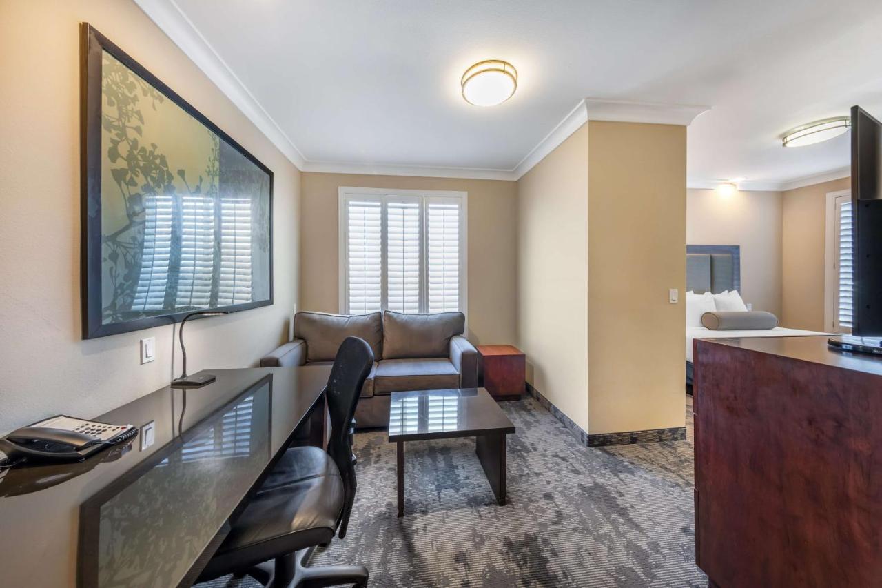 | Best Western Plus Avita Suites