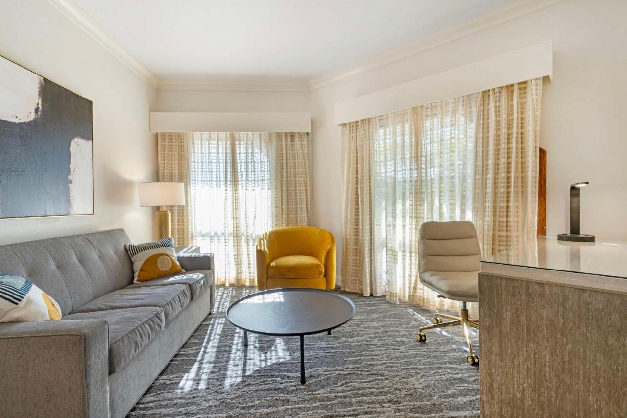 Deluxe King Room - Non Smoking at Best Western Plus Novato Oaks Inn