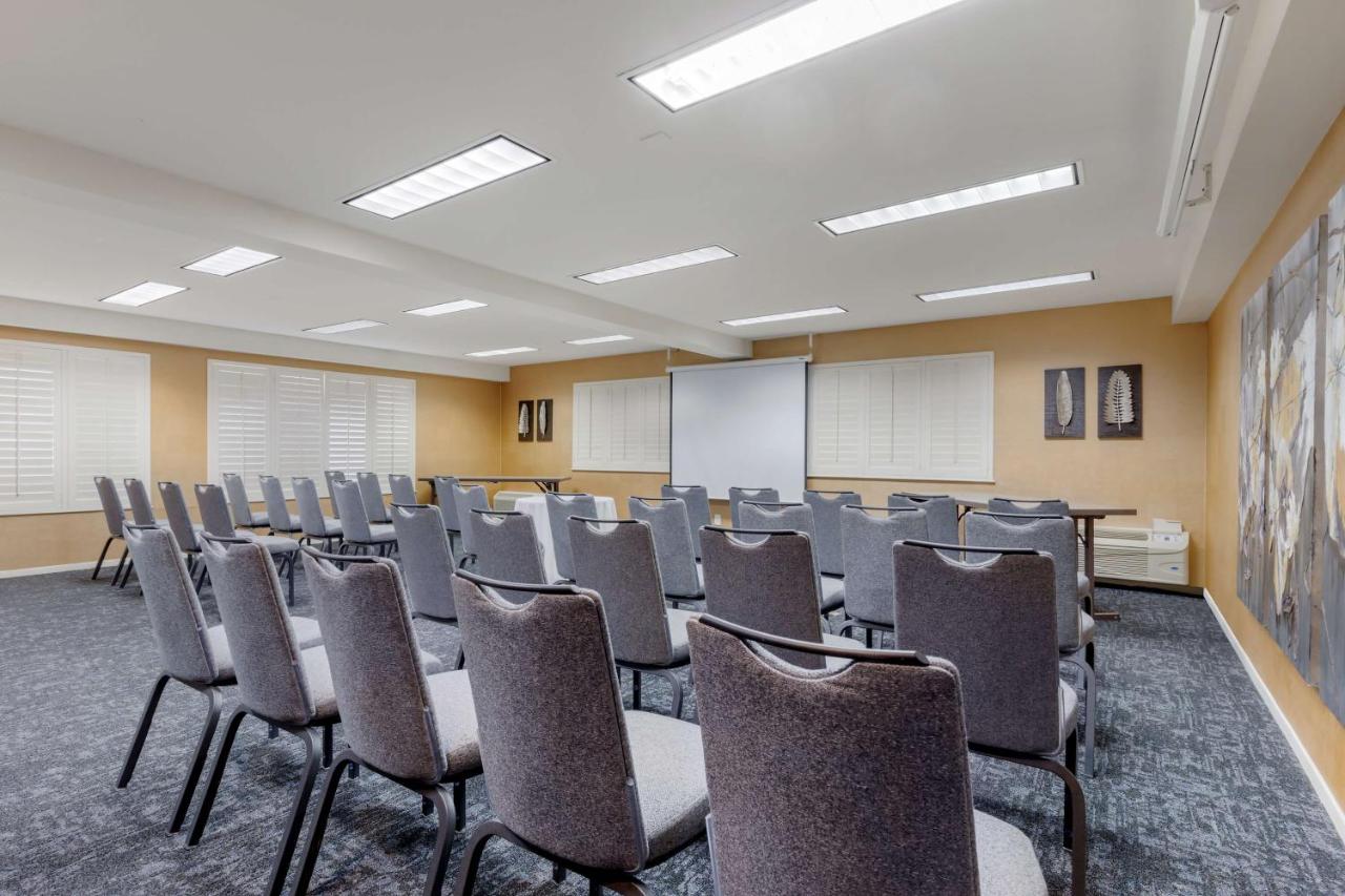| Best Western Plus Novato Oaks Inn