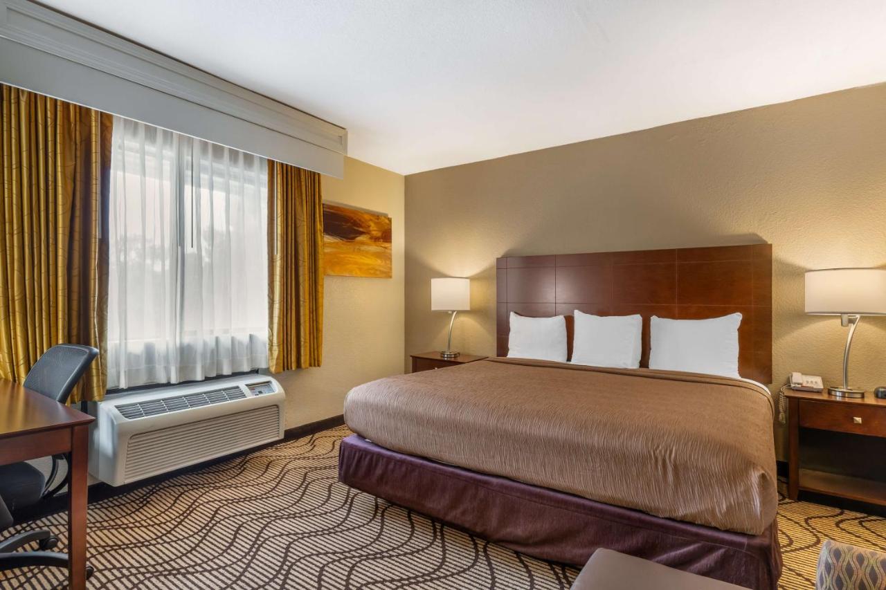 | Best Western John Muir Inn