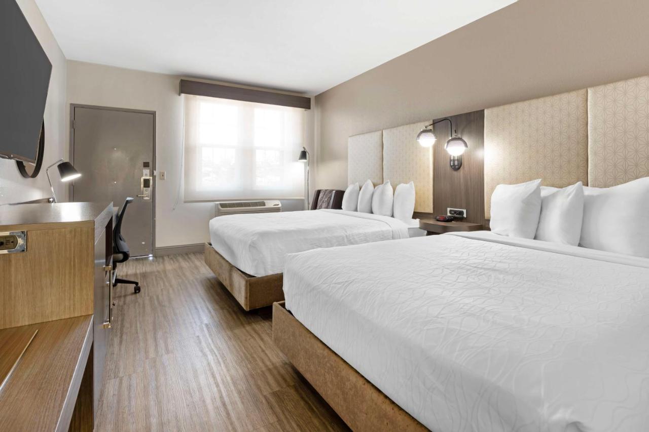 Double Room with Two Double Beds - Mobility Access/Non-Smoking at Best Western Marina State Beach