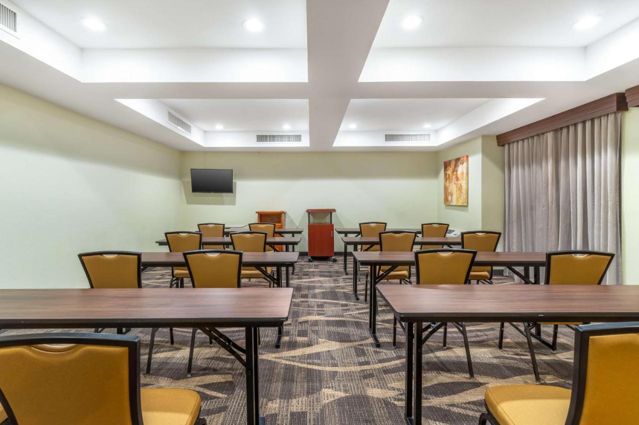 | Best Western John Muir Inn