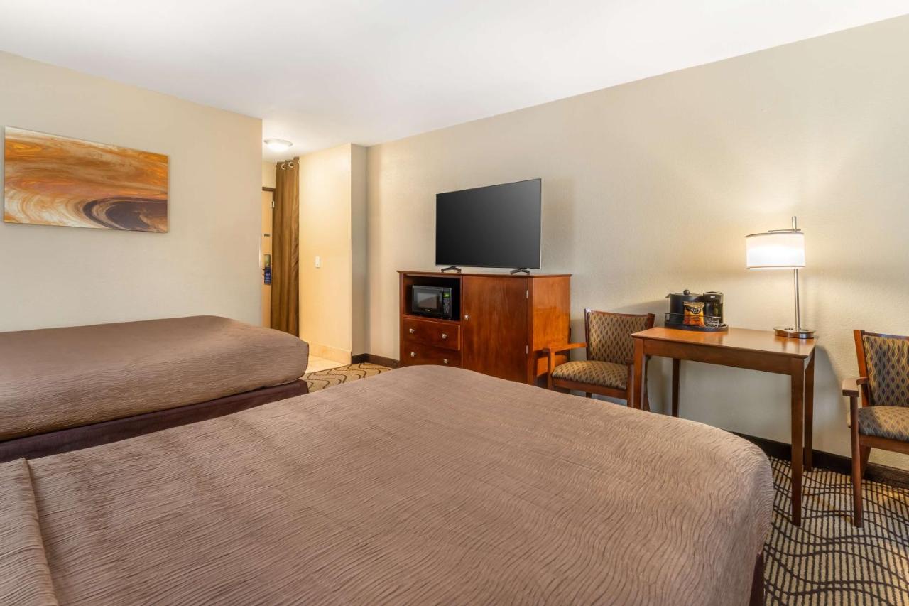 | Best Western John Muir Inn