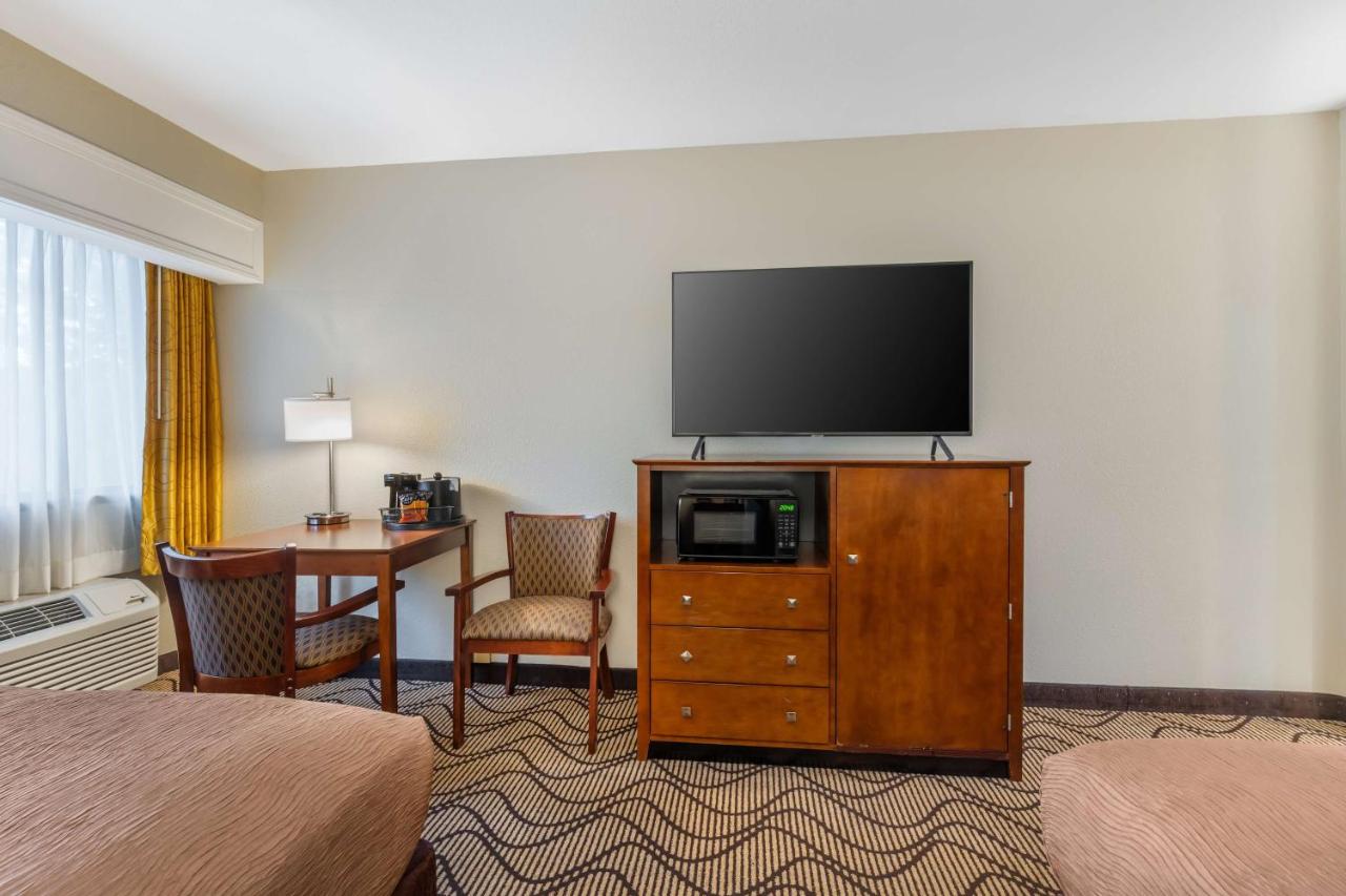 | Best Western John Muir Inn