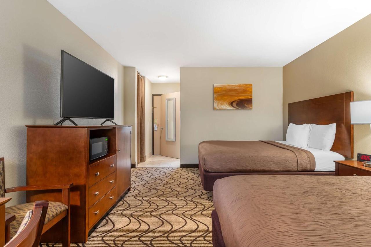 | Best Western John Muir Inn