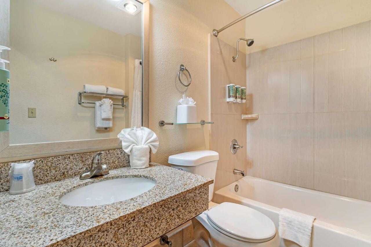 | Best Western John Muir Inn