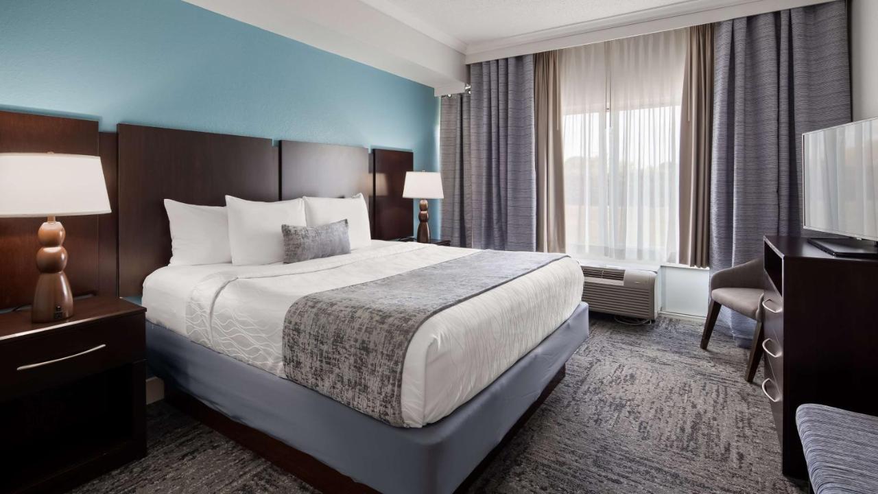 | Best Western Plus Ambassador Suites Venice