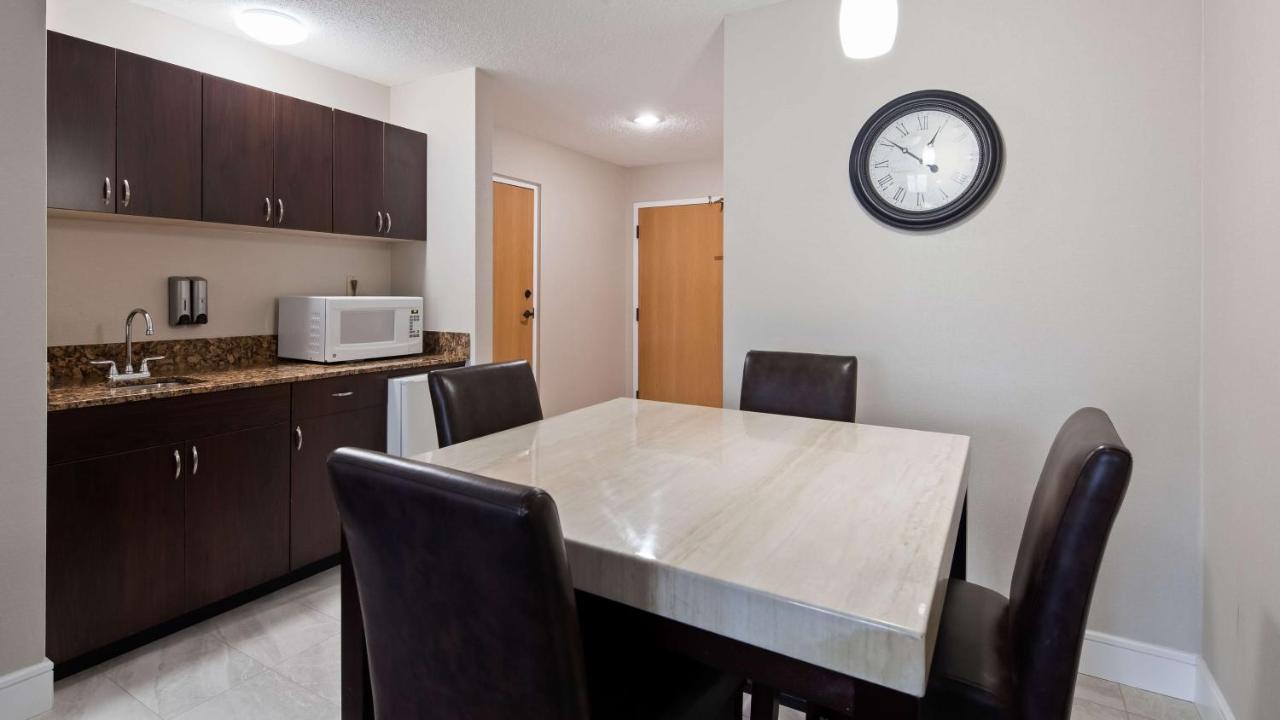| Best Western Plus Ambassador Suites Venice