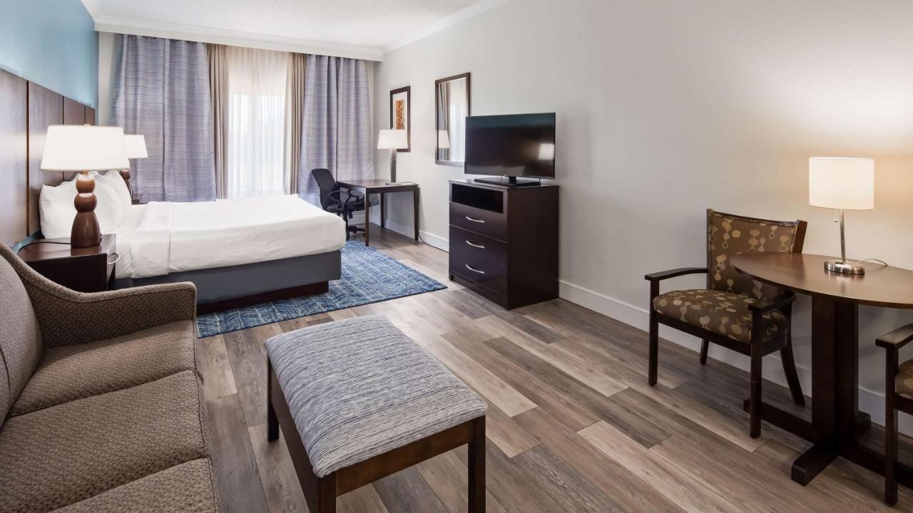 | Best Western Plus Ambassador Suites Venice