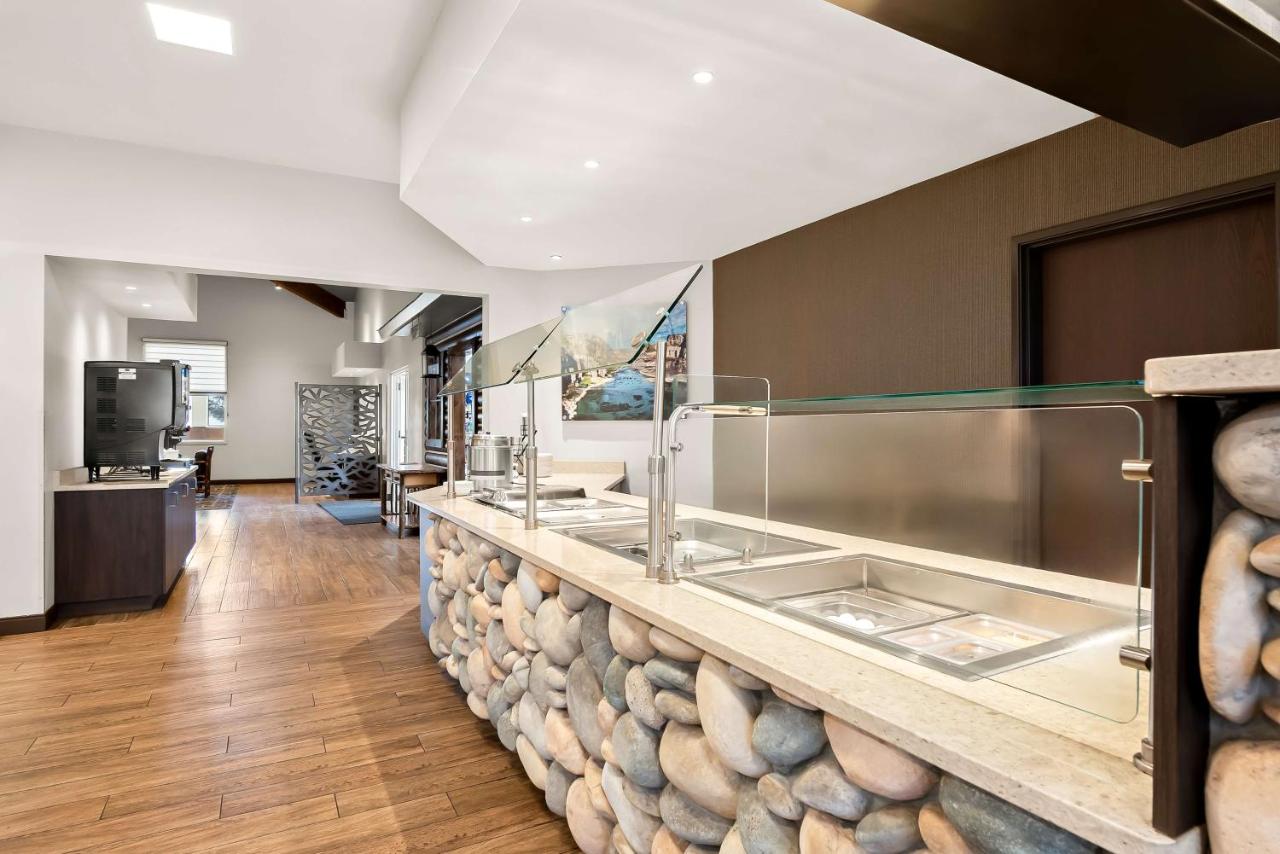 | Best Western Sawtooth Inn & Suites