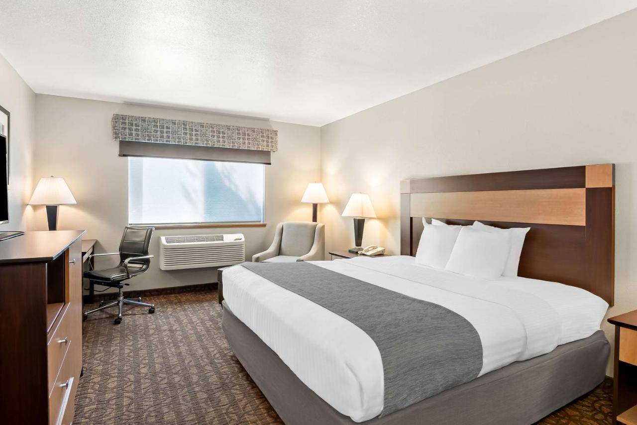 | Best Western Sawtooth Inn & Suites