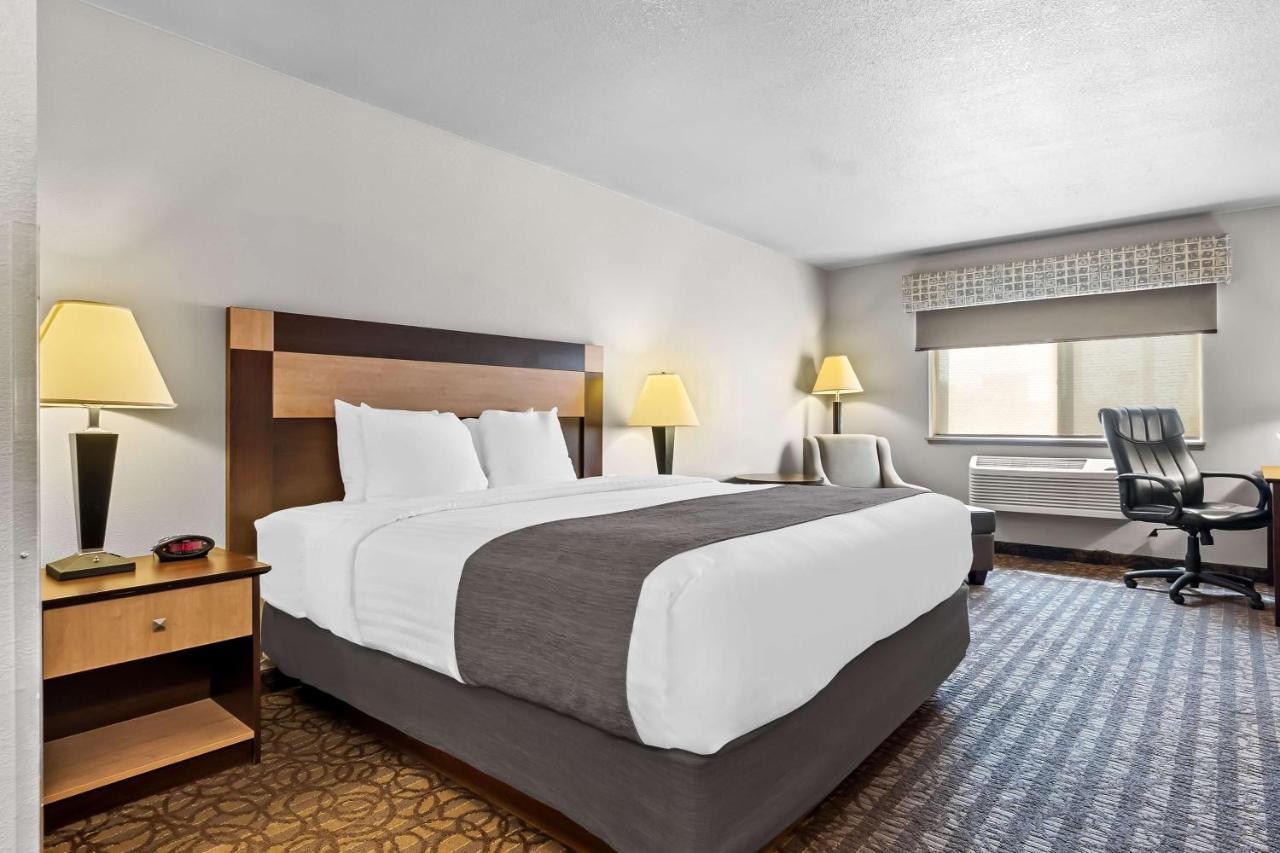 | Best Western Sawtooth Inn & Suites