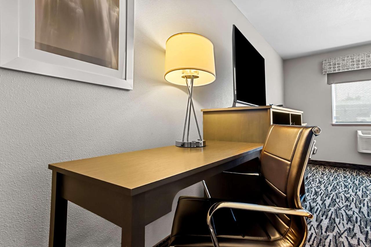 Queen Room with Two Queen Beds at Best Western Sawtooth Inn & Suites