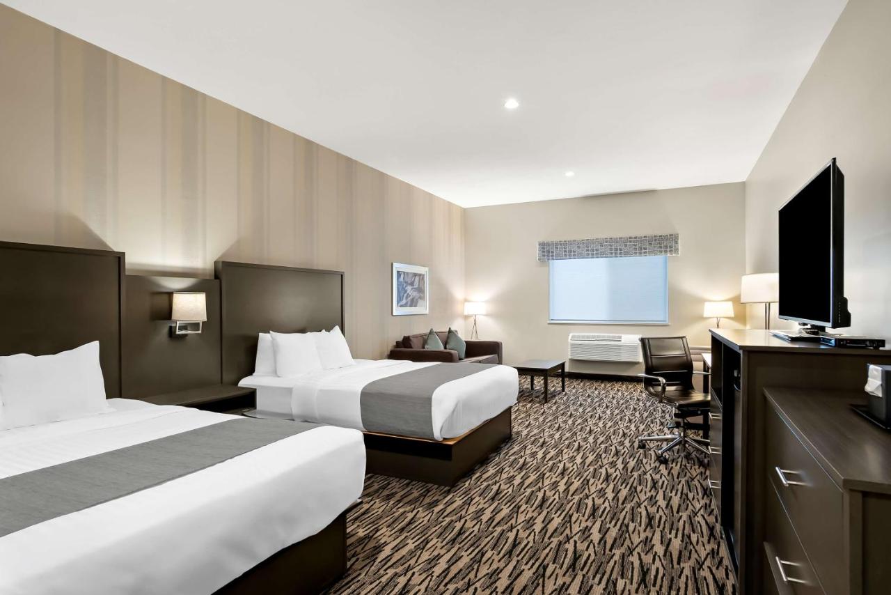 | Best Western Sawtooth Inn & Suites