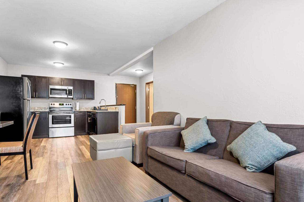 One-Bedroom Apartment - Non-Smoking at Best Western Sawtooth Inn & Suites