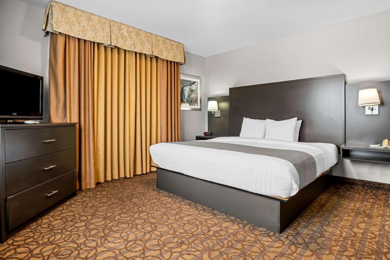 Suite with Sofa Bed at Best Western Sawtooth Inn & Suites