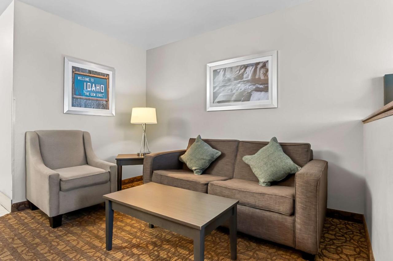Deluxe King Room at Best Western Sawtooth Inn & Suites