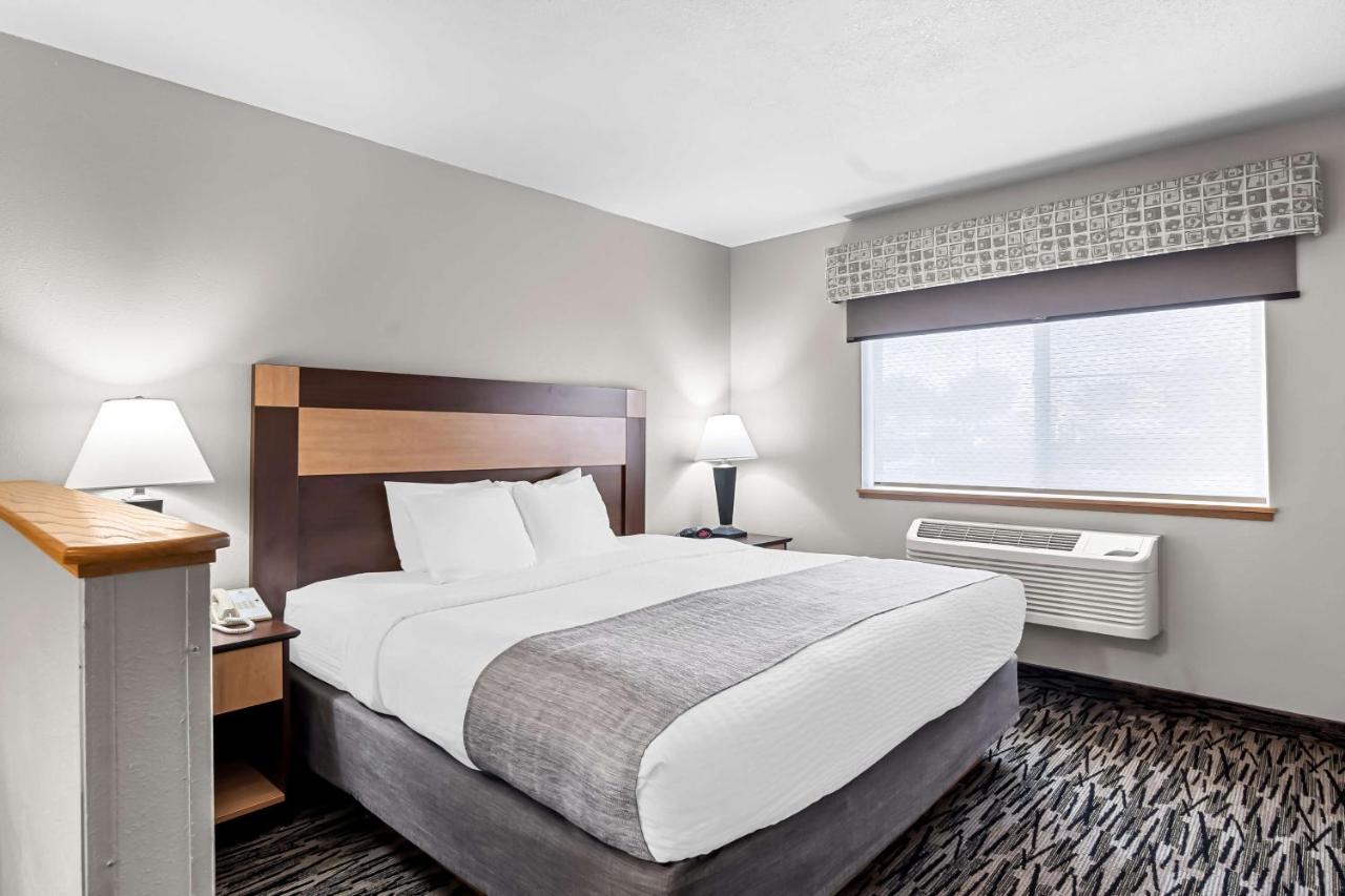 | Best Western Sawtooth Inn & Suites