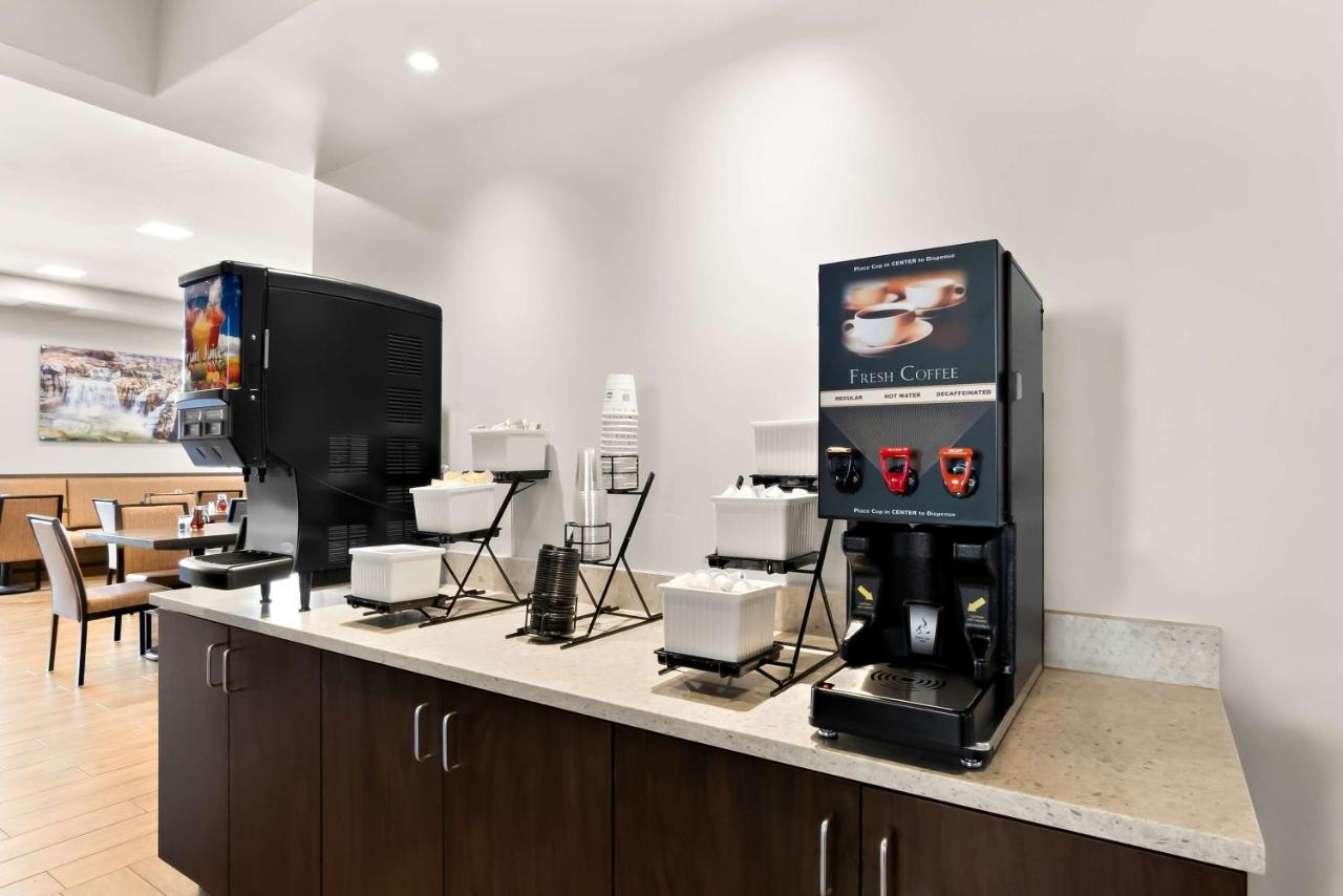 | Best Western Sawtooth Inn & Suites