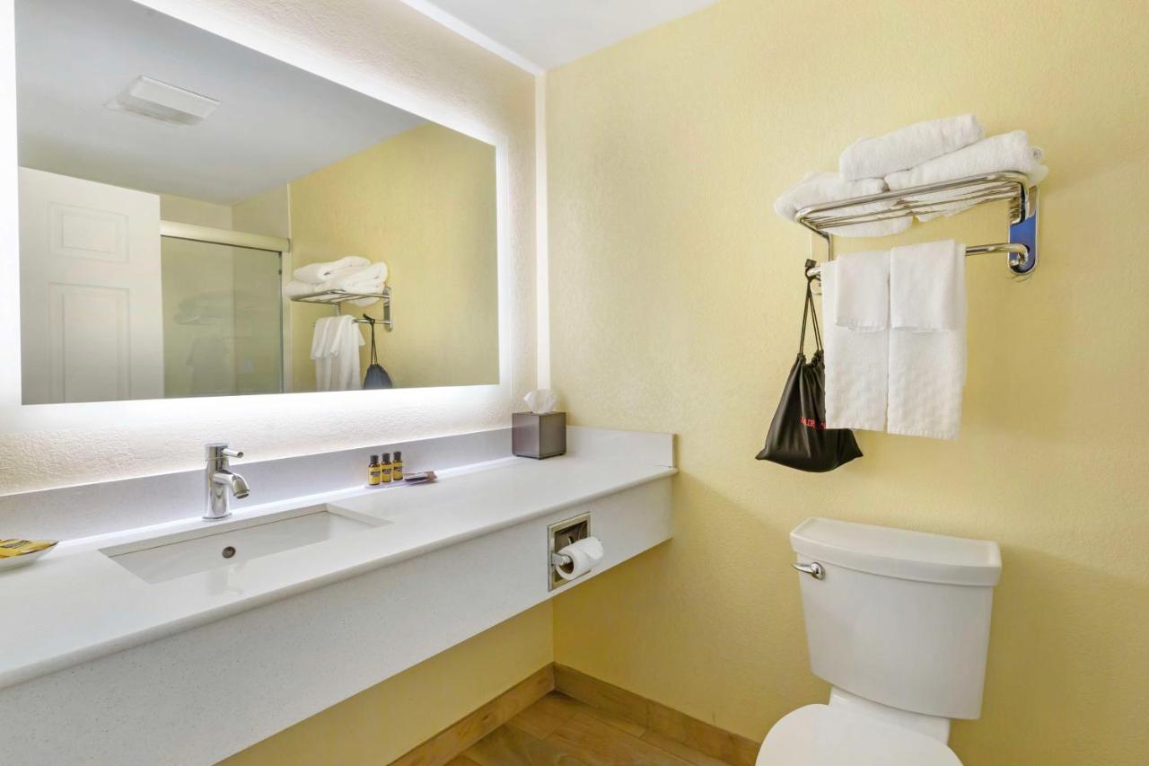 King Room - Non-Smoking at Best Western Plus Cold Spring