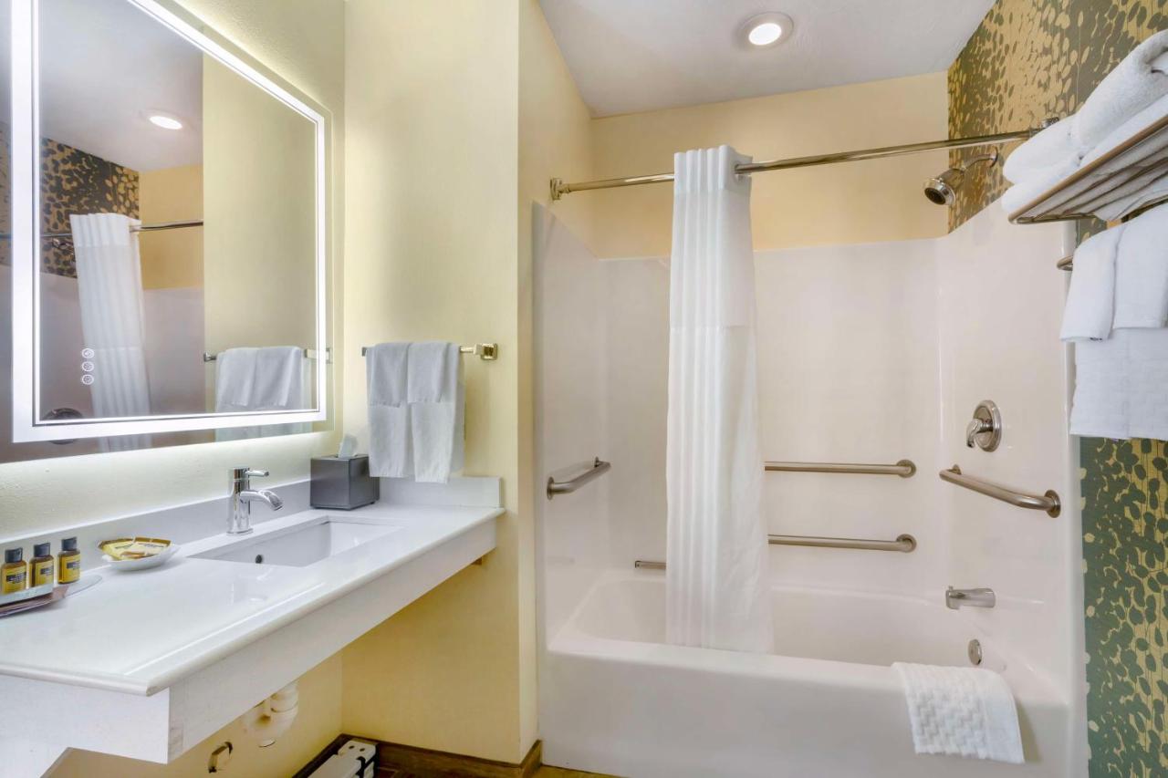 | Best Western Plus Cold Spring